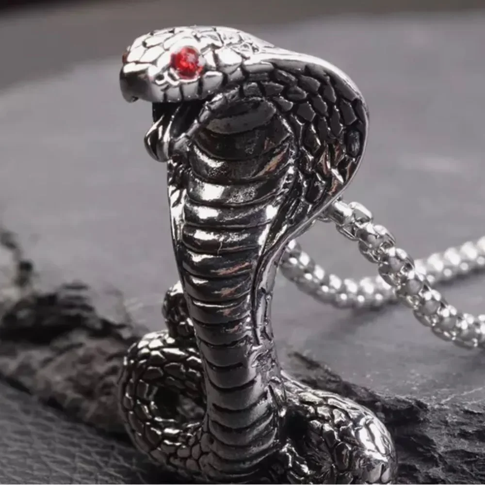 ‎RED EYED COBRA PENDANT